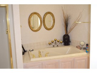 Property photo 23 - IMMACULATE 2 Bedroom, 2 Bath Home Real Estate & Quality Furniture, Household, Antiques & Collectibles - Personal Property Auction
